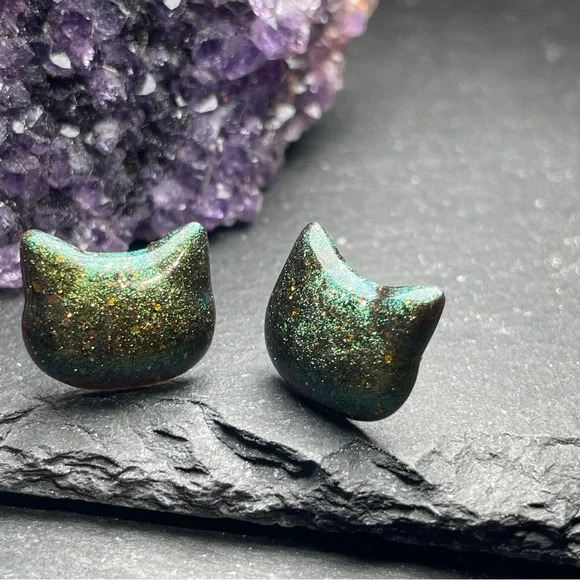 Army Green Cat Stud Earrings Hand Poured Resin - Picture 1 of 10